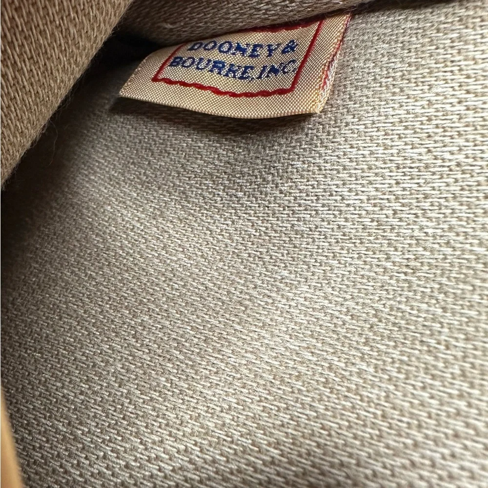 Y2K Dooney & Bourke Red Canvas Wristlet with Tan Leather Trim - Picture 7 of 10